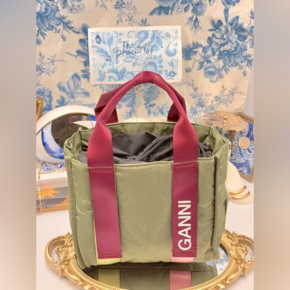🆕 GANNI 🧿 NWT Small Recycled Tech Tote Bag Crossbody, Kalamata & Burgundy Pink - Picture 2 of 12